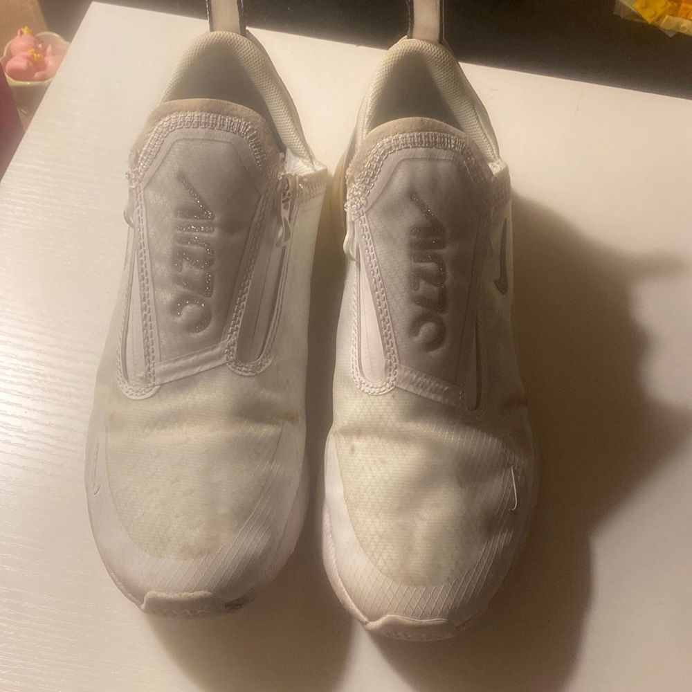 nike 270 tennis shoes